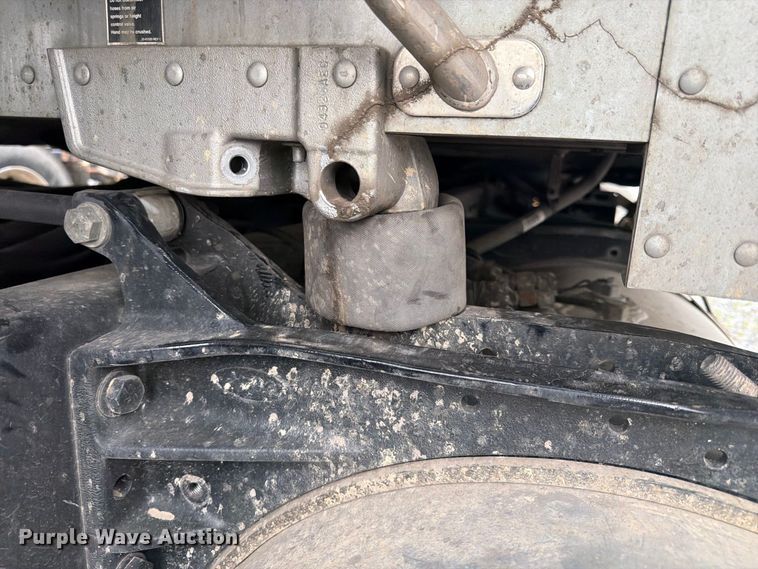 image for item YA4147 2021 Peterbilt 567 semi truck