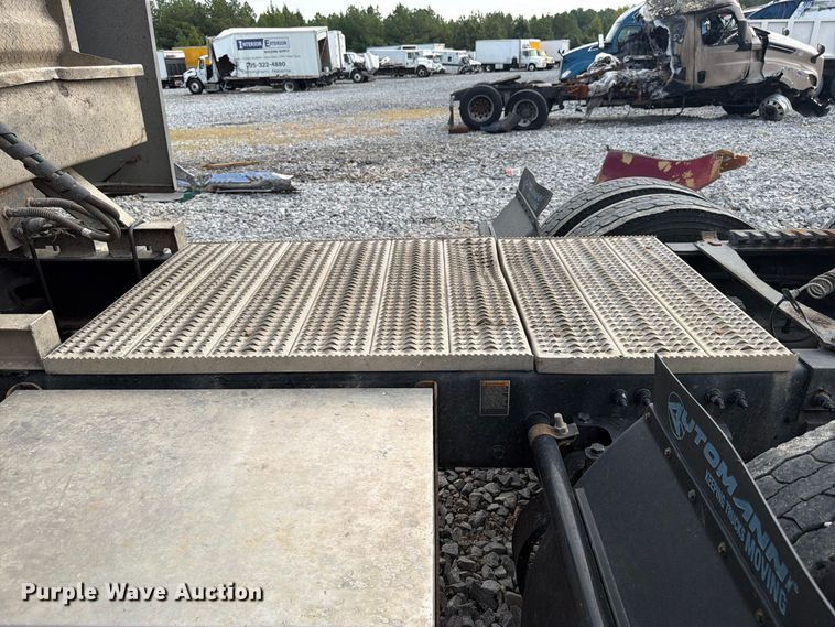 image for item YA4147 2021 Peterbilt 567 semi truck