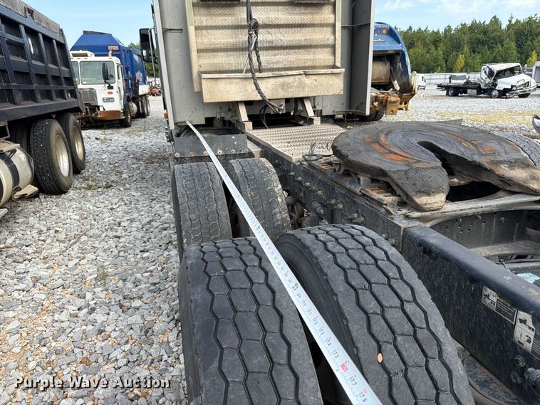 image for item YA4147 2021 Peterbilt 567 semi truck
