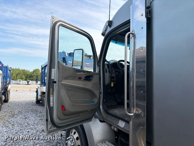 image for item YA4147 2021 Peterbilt 567 semi truck