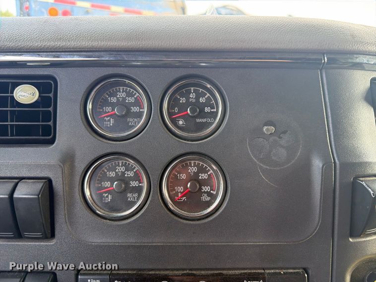 image for item YA4147 2021 Peterbilt 567 semi truck