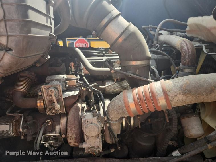 image for item YA4149 2017 Peterbilt 579 semi truck
