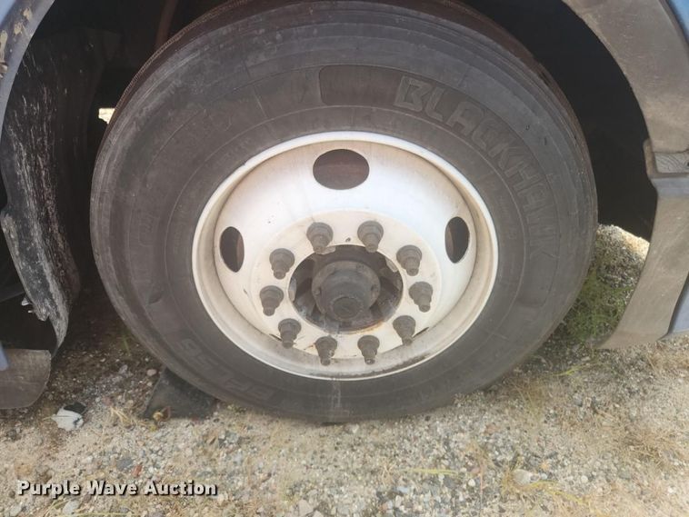 image for item YA4149 2017 Peterbilt 579 semi truck