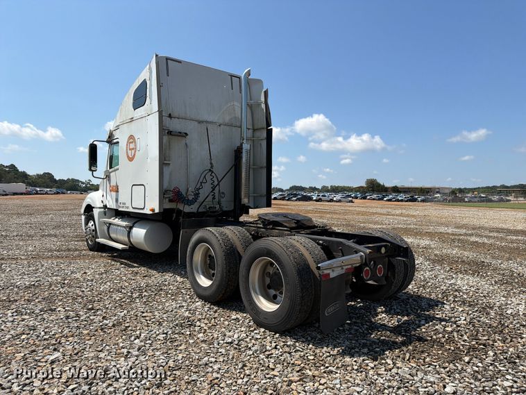 image for item YA4154 2013 Freightliner Columbia semi truck