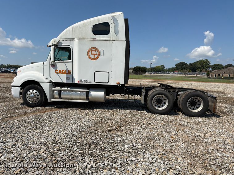 image for item YA4154 2013 Freightliner Columbia semi truck
