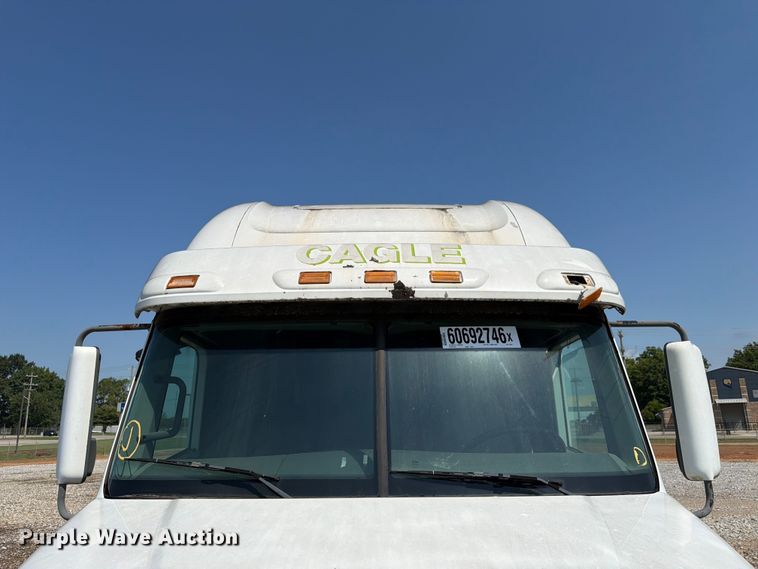 image for item YA4154 2013 Freightliner Columbia semi truck