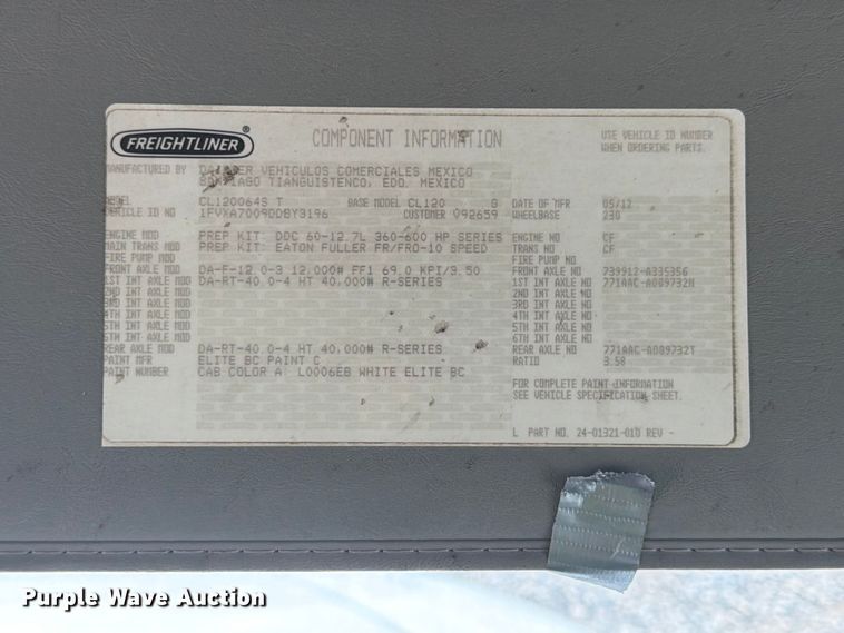 image for item YA4154 2013 Freightliner Columbia semi truck
