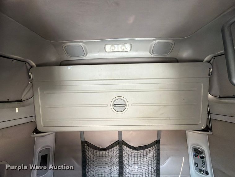 image for item YA4154 2013 Freightliner Columbia semi truck