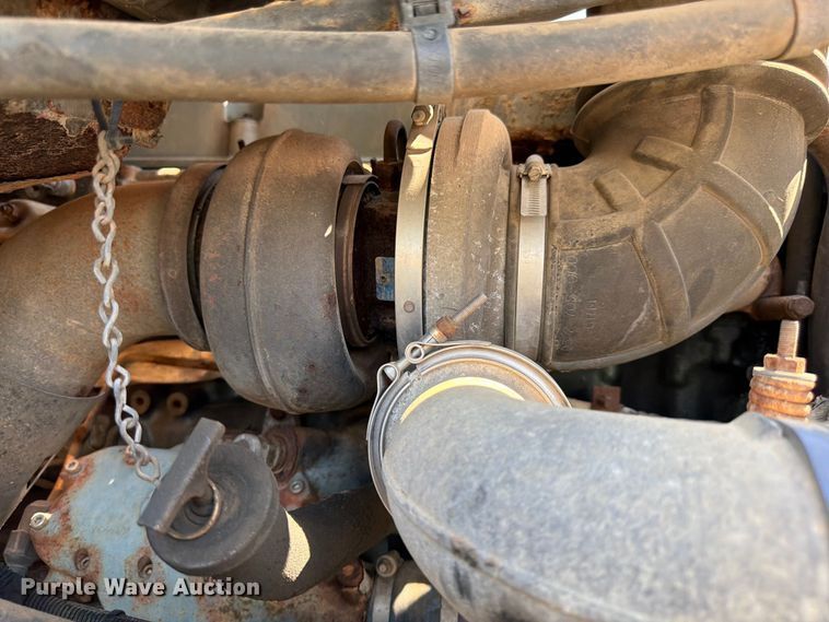 image for item YA4154 2013 Freightliner Columbia semi truck