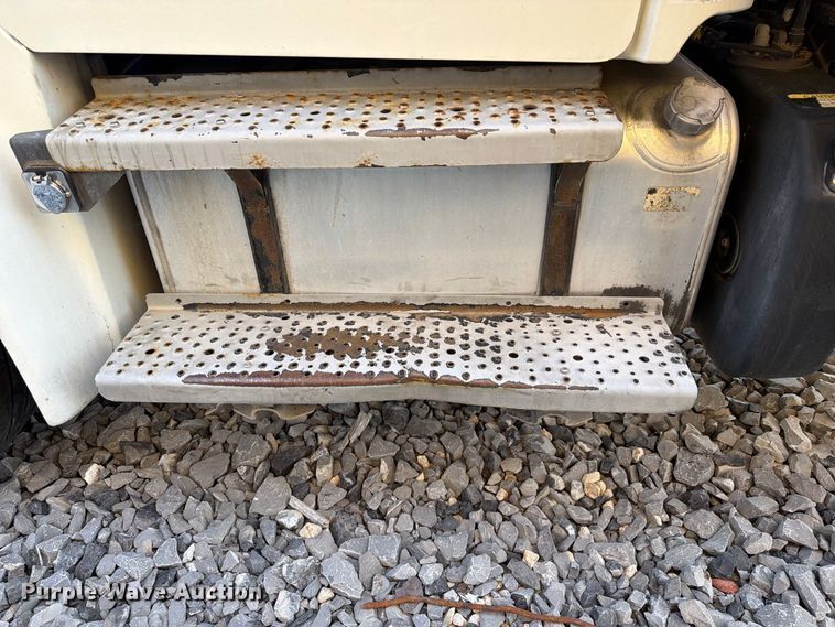 image for item YA4177 2018 Freightliner Business Class M2 box truck