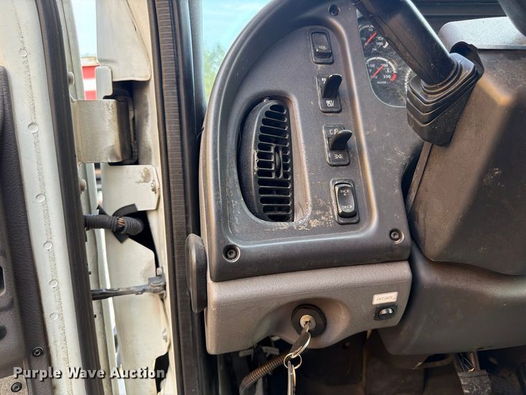 image for item YA4177 2018 Freightliner Business Class M2 box truck