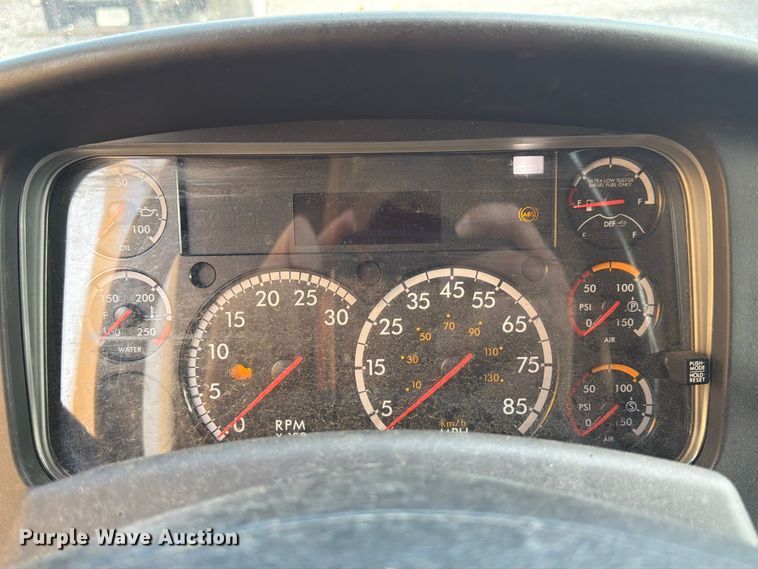 image for item YA4177 2018 Freightliner Business Class M2 box truck