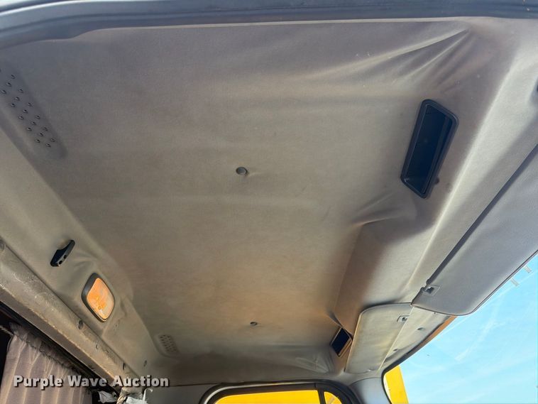 image for item YA4177 2018 Freightliner Business Class M2 box truck
