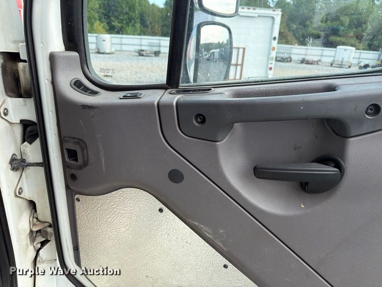 image for item YA4177 2018 Freightliner Business Class M2 box truck
