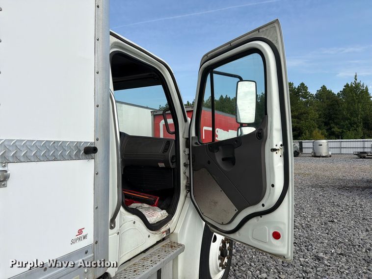 image for item YA4177 2018 Freightliner Business Class M2 box truck