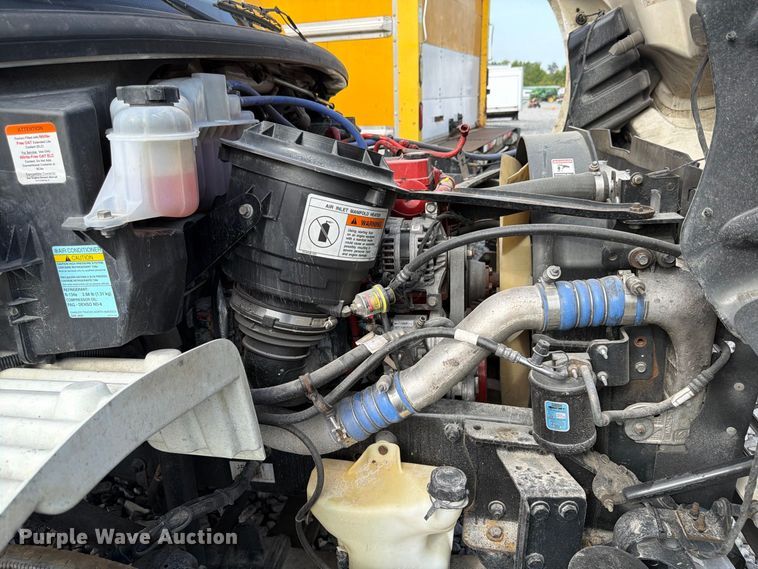 image for item YA4177 2018 Freightliner Business Class M2 box truck
