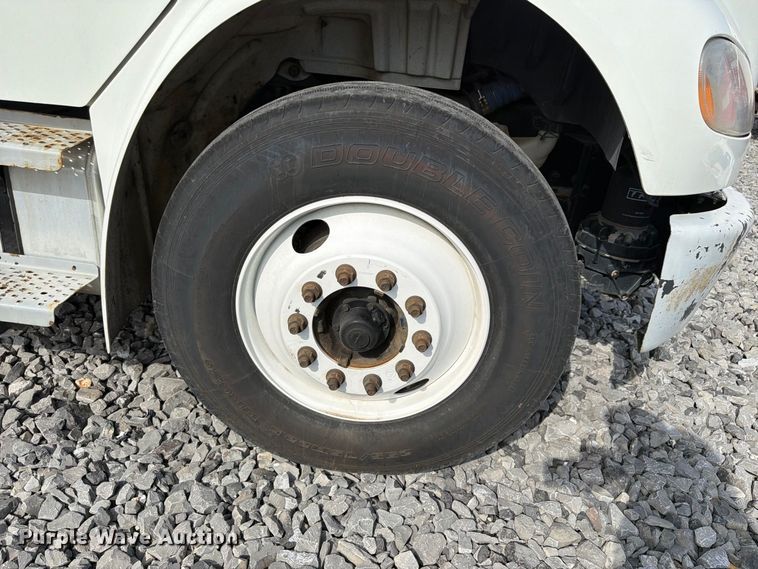 image for item YA4177 2018 Freightliner Business Class M2 box truck