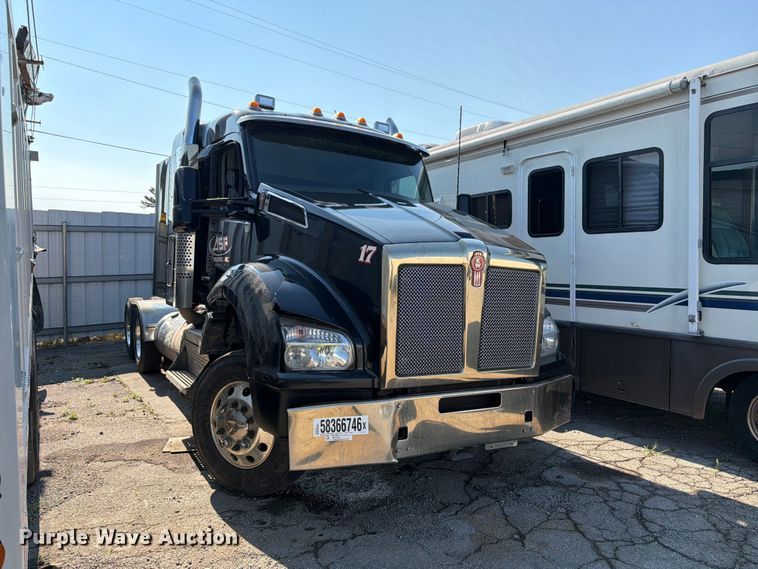 image for item YA4194 2023 Kenworth T880 semi truck