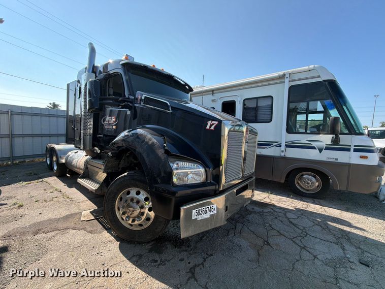 image for item YA4194 2023 Kenworth T880 semi truck
