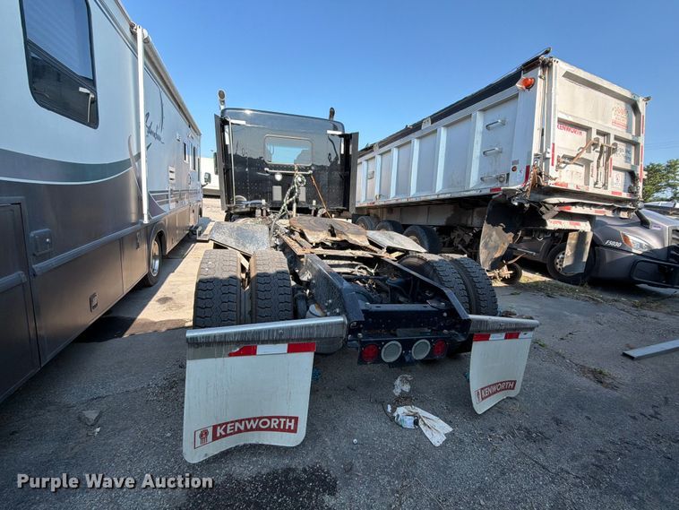 image for item YA4194 2023 Kenworth T880 semi truck