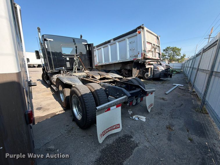 image for item YA4194 2023 Kenworth T880 semi truck
