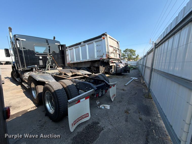 image for item YA4194 2023 Kenworth T880 semi truck