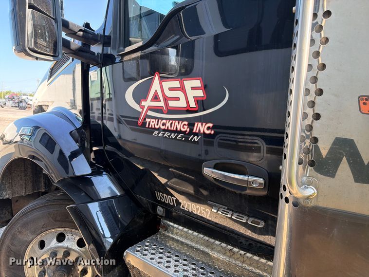 image for item YA4194 2023 Kenworth T880 semi truck