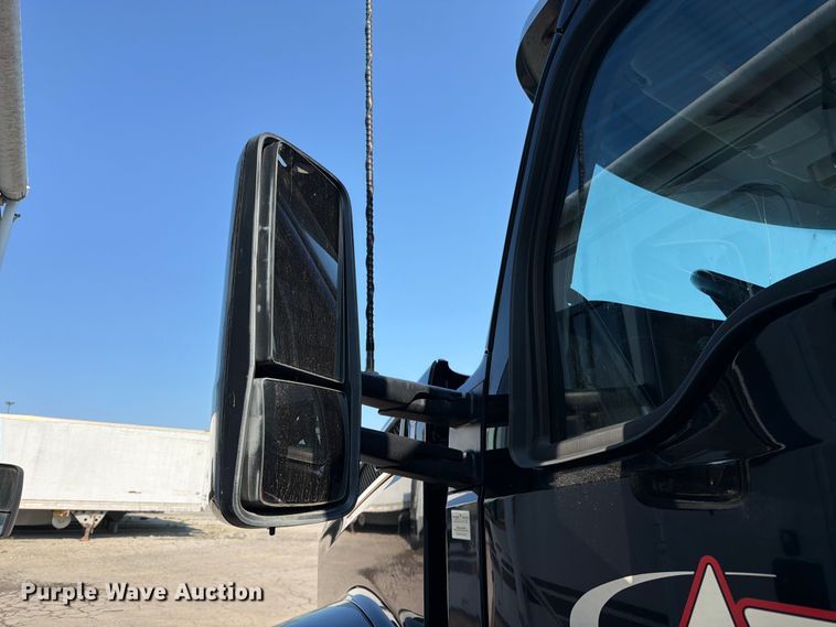 image for item YA4194 2023 Kenworth T880 semi truck