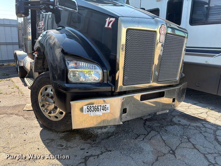 image for item YA4194 2023 Kenworth T880 semi truck