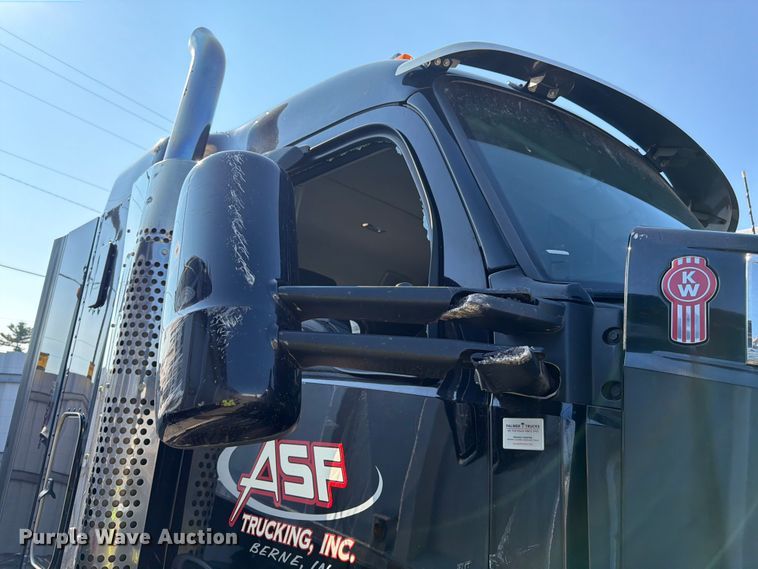 image for item YA4194 2023 Kenworth T880 semi truck