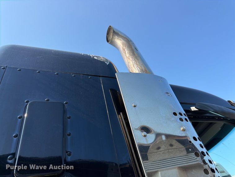 image for item YA4194 2023 Kenworth T880 semi truck