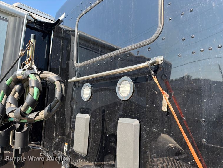 image for item YA4194 2023 Kenworth T880 semi truck