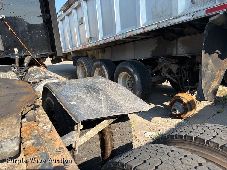 image for item YA4194 2023 Kenworth T880 semi truck