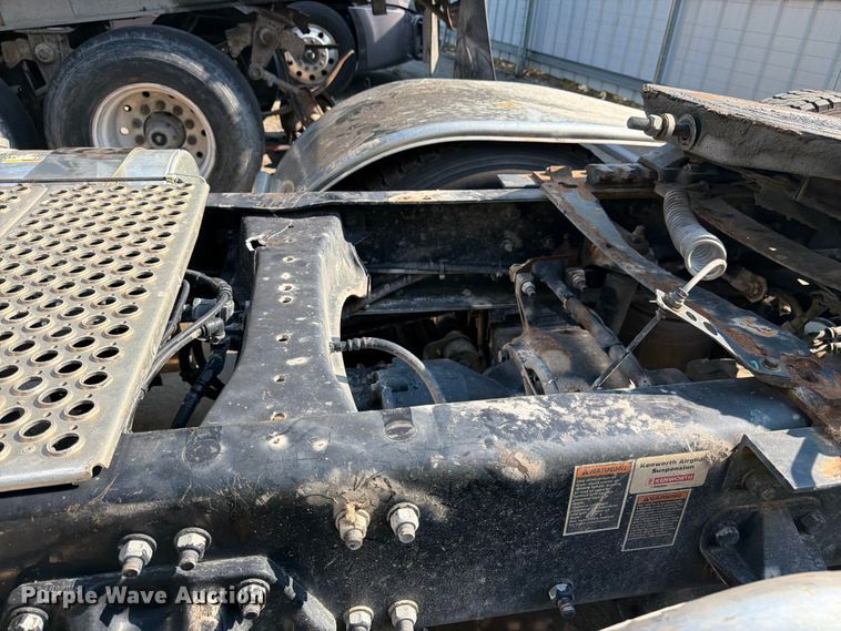 image for item YA4194 2023 Kenworth T880 semi truck