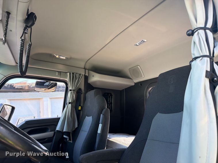 image for item YA4194 2023 Kenworth T880 semi truck