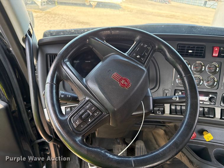 image for item YA4194 2023 Kenworth T880 semi truck