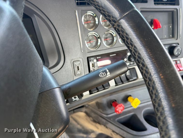 image for item YA4194 2023 Kenworth T880 semi truck