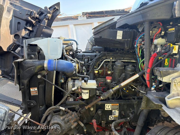image for item YA4194 2023 Kenworth T880 semi truck
