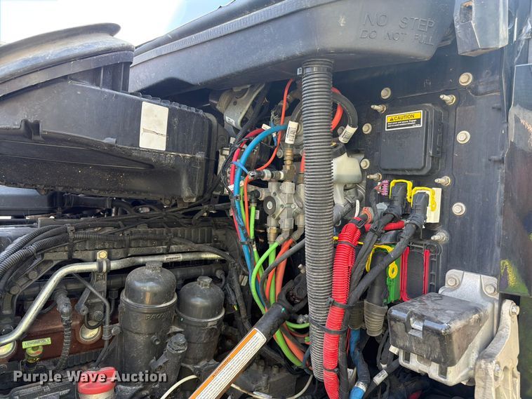 image for item YA4194 2023 Kenworth T880 semi truck