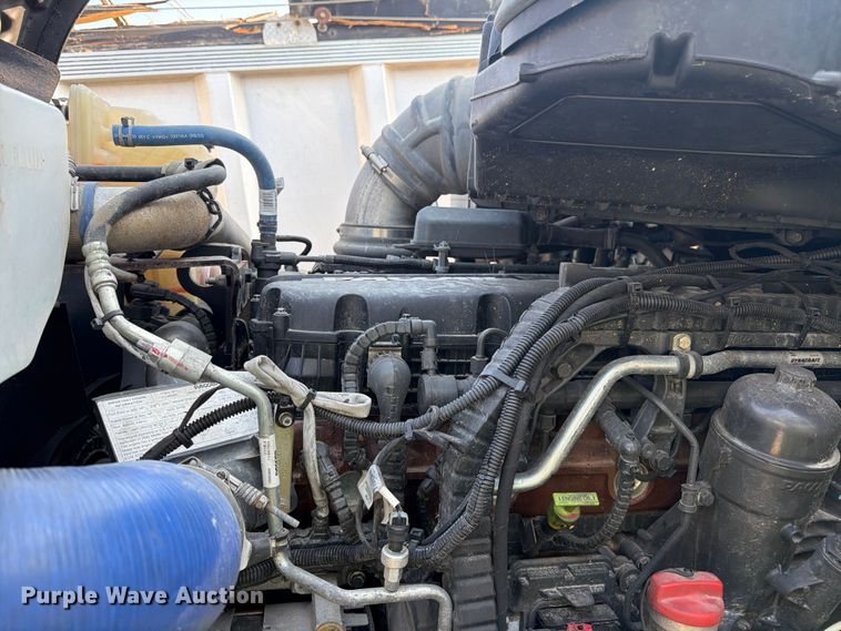 image for item YA4194 2023 Kenworth T880 semi truck