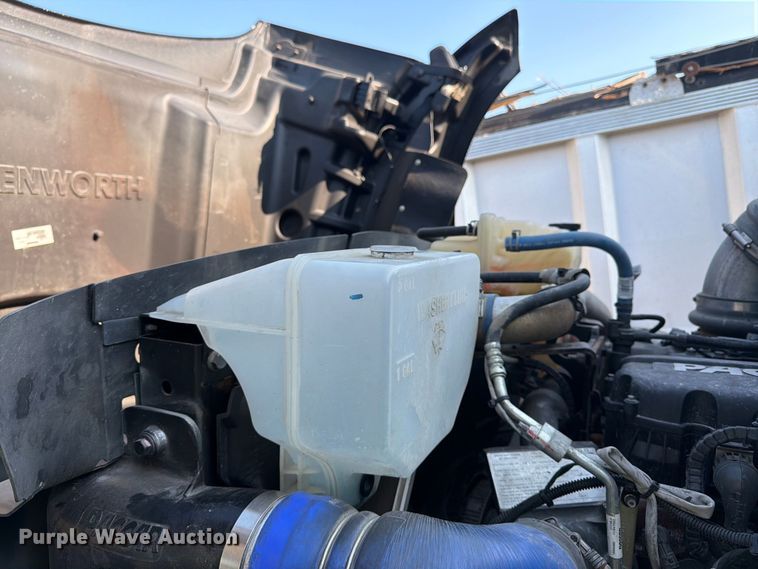 image for item YA4194 2023 Kenworth T880 semi truck