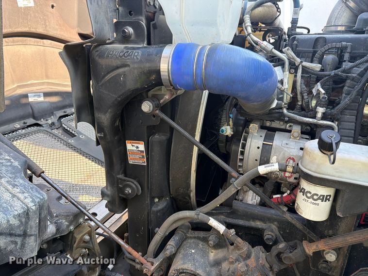 image for item YA4194 2023 Kenworth T880 semi truck