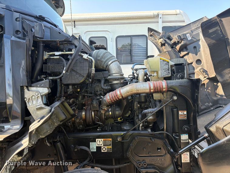 image for item YA4194 2023 Kenworth T880 semi truck