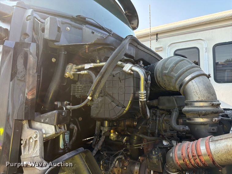 image for item YA4194 2023 Kenworth T880 semi truck