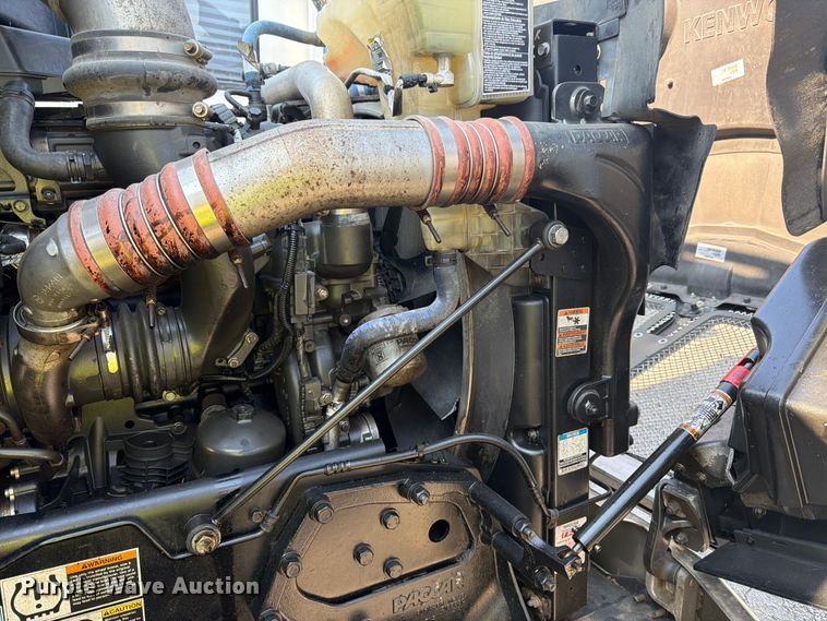 image for item YA4194 2023 Kenworth T880 semi truck