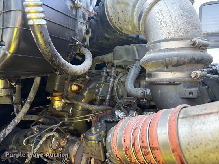 image for item YA4194 2023 Kenworth T880 semi truck