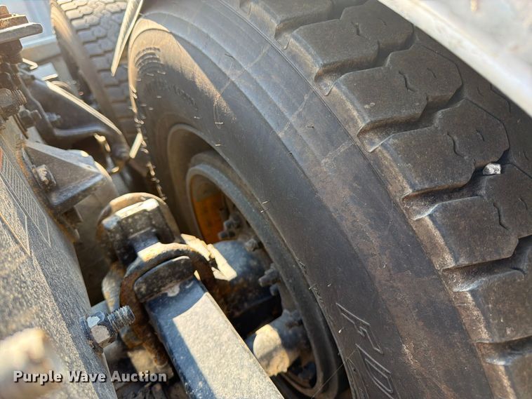 image for item YA4194 2023 Kenworth T880 semi truck