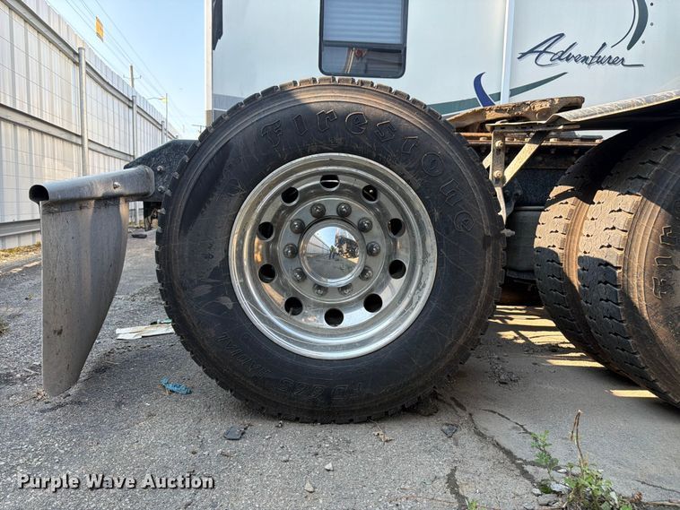 image for item YA4194 2023 Kenworth T880 semi truck