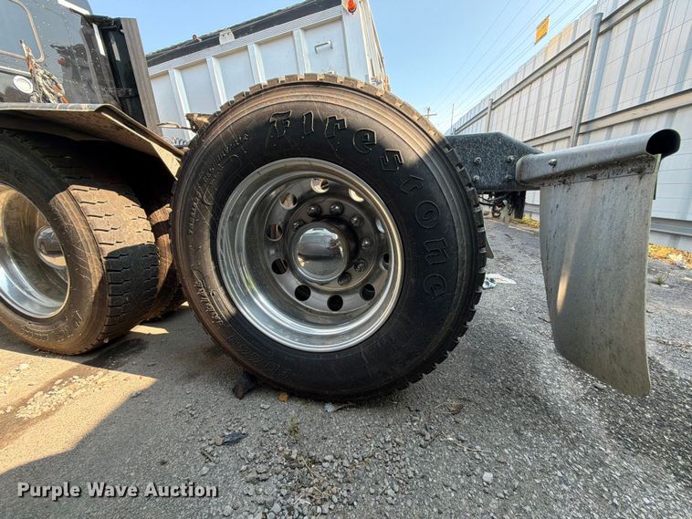 image for item YA4194 2023 Kenworth T880 semi truck