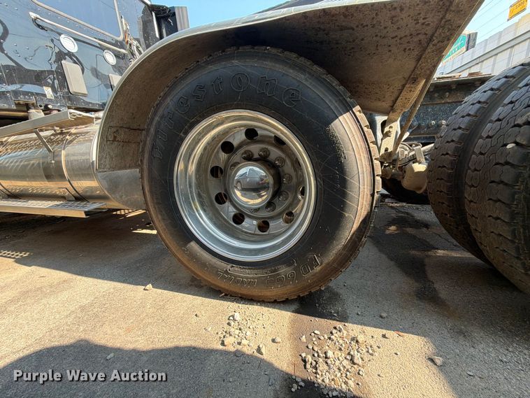 image for item YA4194 2023 Kenworth T880 semi truck